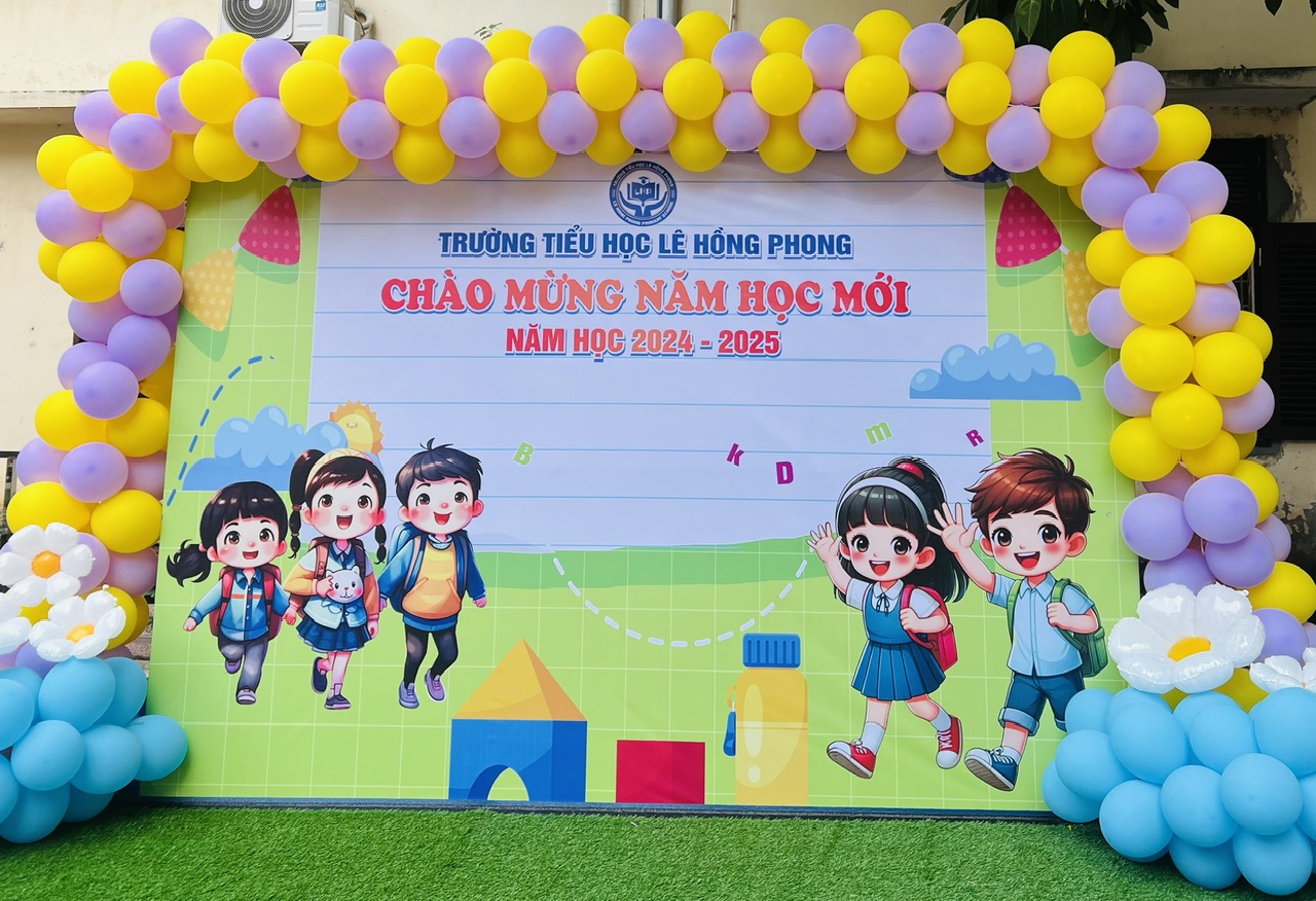 THẦY VÀ TRÒ TRƯỜNG TIỂU HỌC LÊ HỒNG PHONG HÂN HOAN CHÀO ĐÓN NĂM HỌC MỚI 2024 -2025